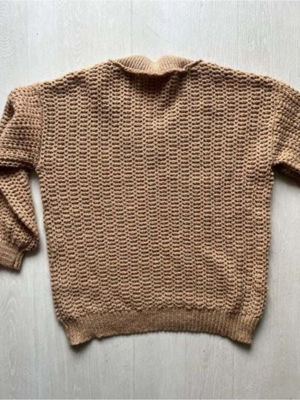 Last One! SO Relaxed V-Neck Chunky Knit Sweater - Camel - Picture 4 of 6